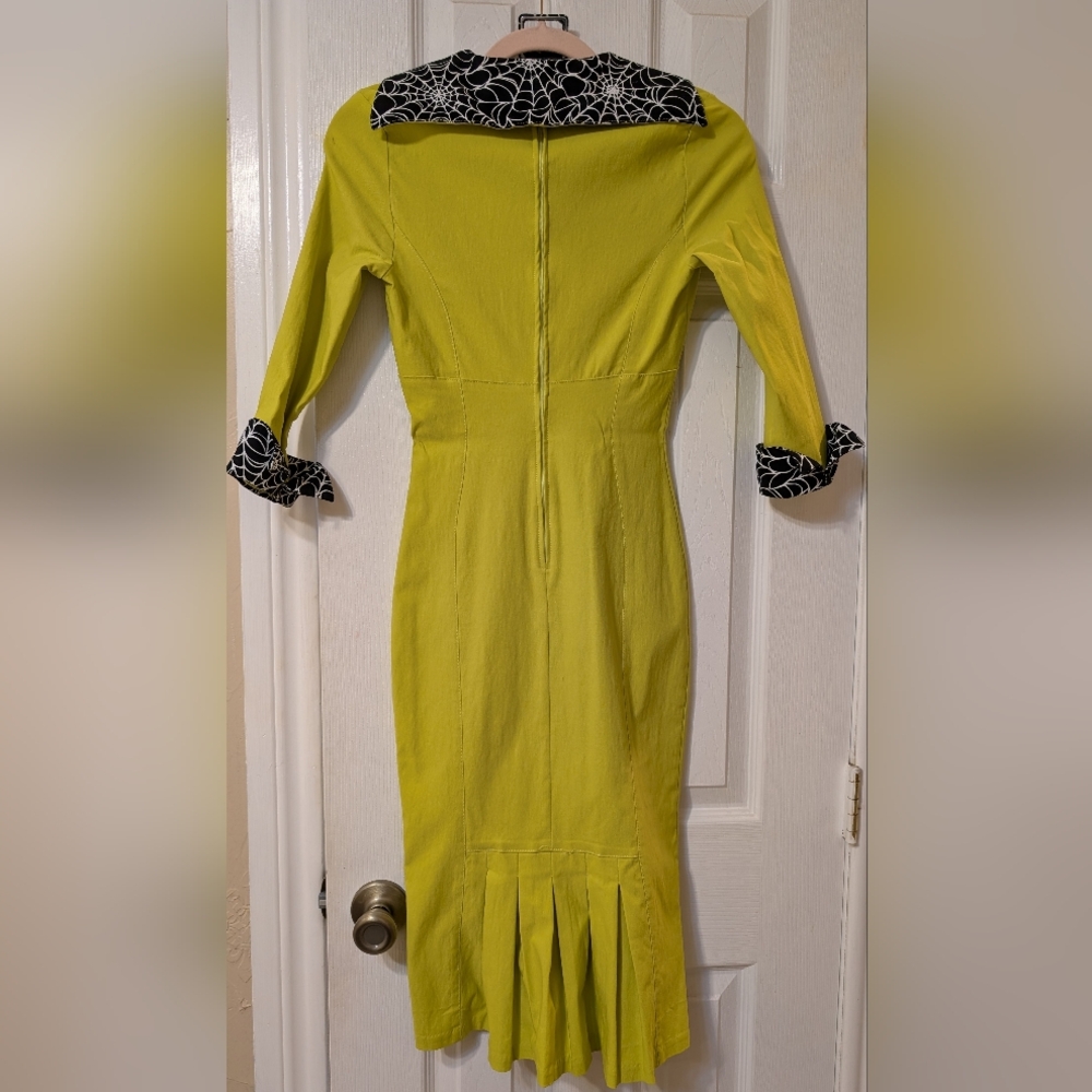Pinup Couture Chartreuse Spiderwebs Lorelei dress - S - Picture 2 of 5